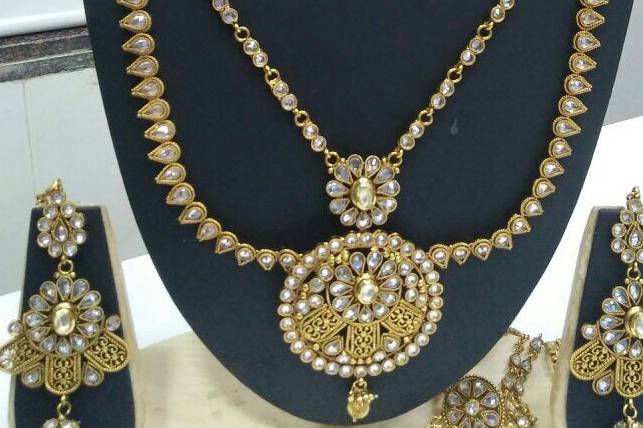 Bridal temple jewellery