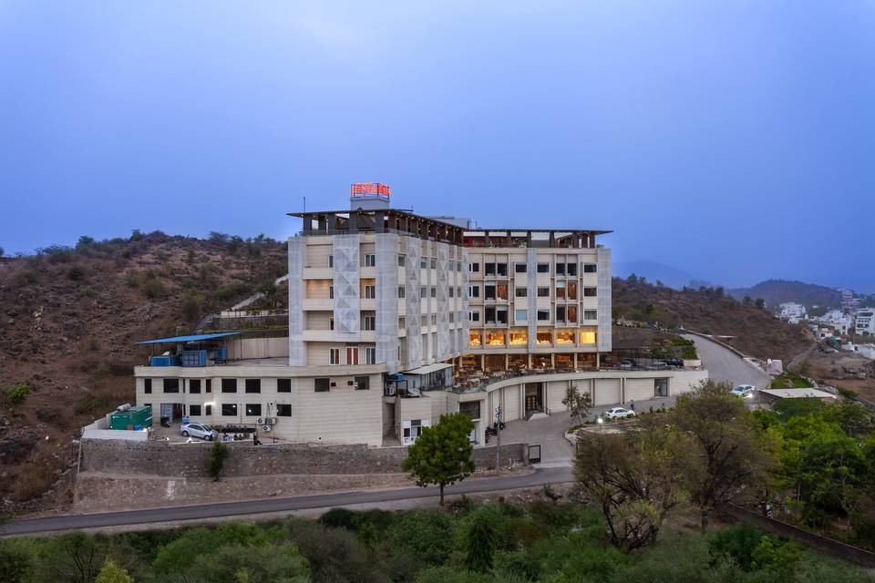 jüSTa Sajjangarh Resort & Spa in Udaipur