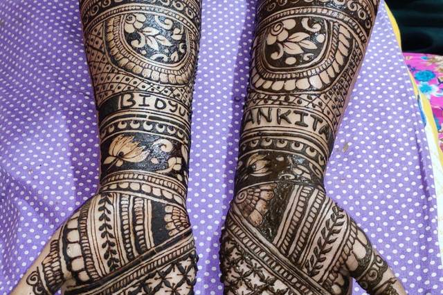 Bharwa Mehndi Design Service at best price in Indore | ID: 22179064055