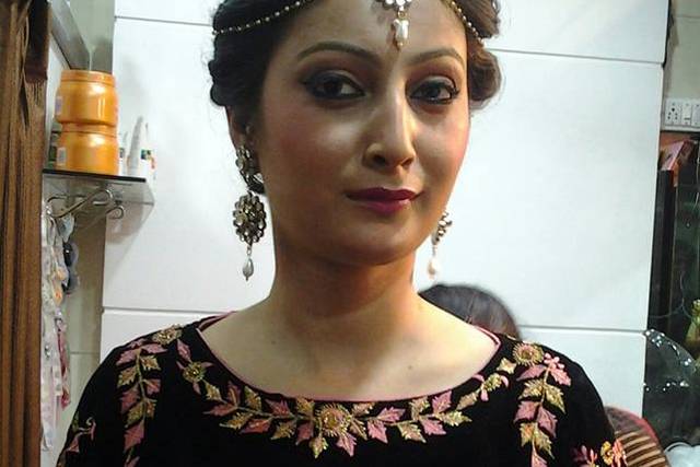 She Point Beauty Parlour in Ghumar Mandi,Ludhiana - Best Beauty