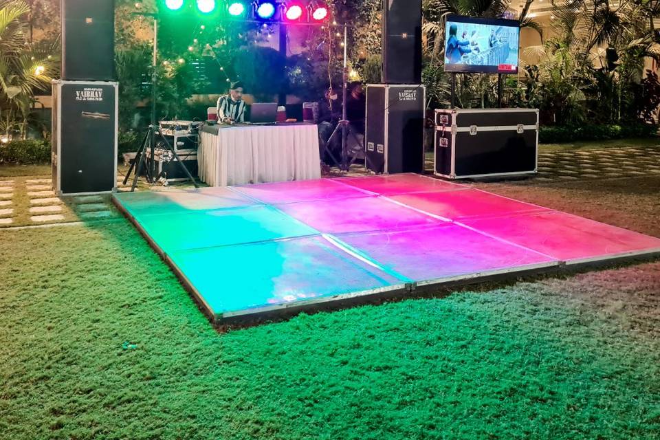 2 Top Setup with dance floor