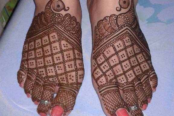 Legs Rajasthani mehandi design