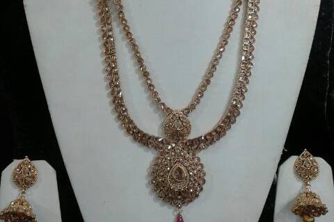 Gold jewellery