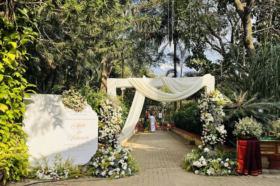 Entrance decor