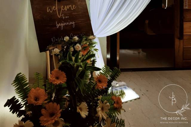 Entrance decor