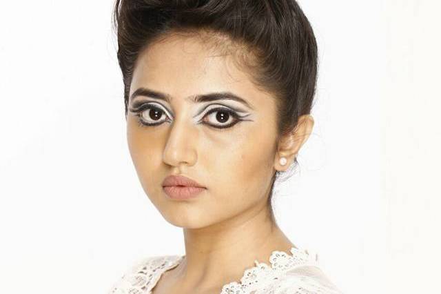 Alisha Memon Makeup Artist