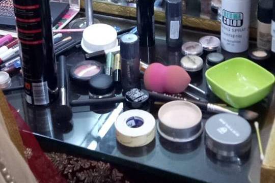 Imran Professional Make-Up & Hair Academy