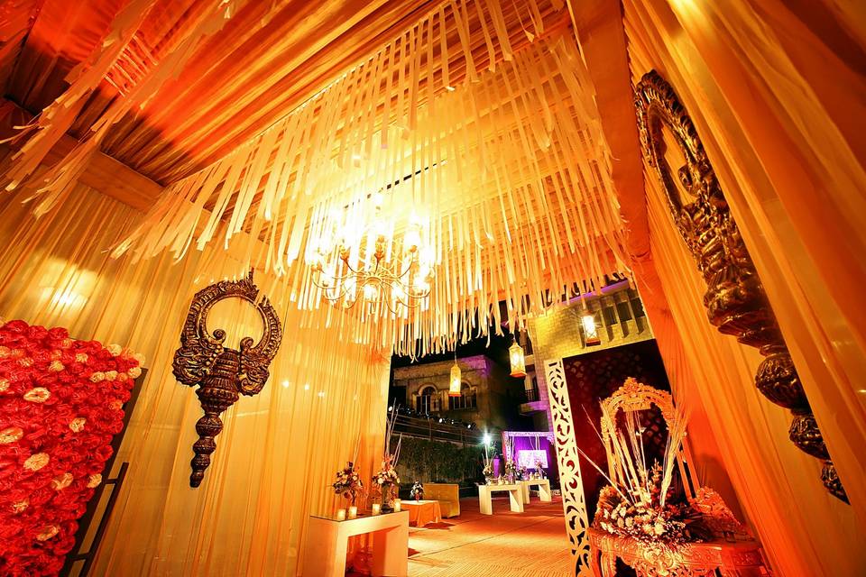 ENTRANCE DECOR