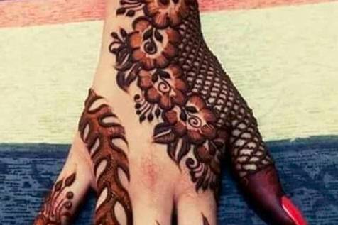 Mehendi Designing at best price in Mumbai | ID: 16306953191