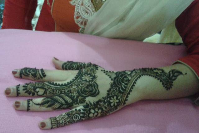 Intricate Mehendi Designs