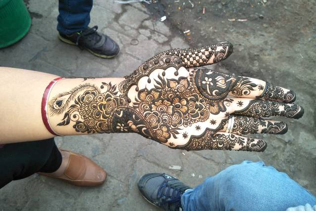 Vijay Bridal Mehandi Art : Mehandi cost in Delhi