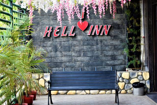 Hell lnn Lounge