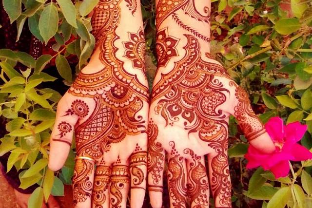 Zakiya Award Winner Bridal Mehndi Artist in Shah Alam,Ahmedabad - Best  Bridal Mehendi Artists in Ahmedabad - Justdial