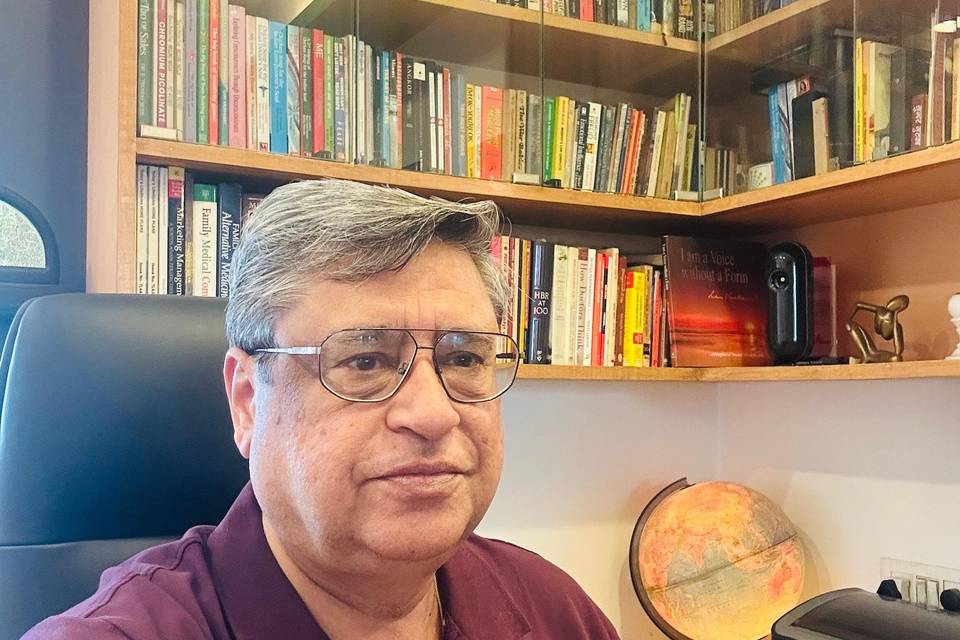 Dr Sanjeev Trivedi