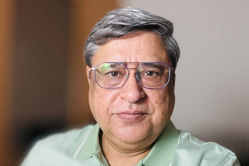 Dr Sanjeev Trivedi