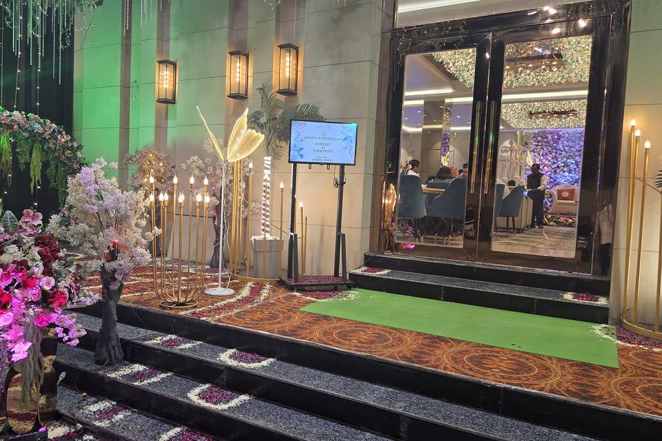 Eden Banquet Entry Decor