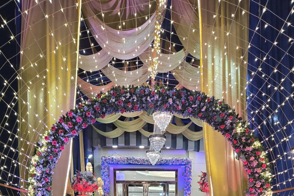 Oval Banquet Entry Decor