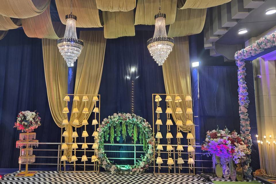 Oval Banquet Entry Decor