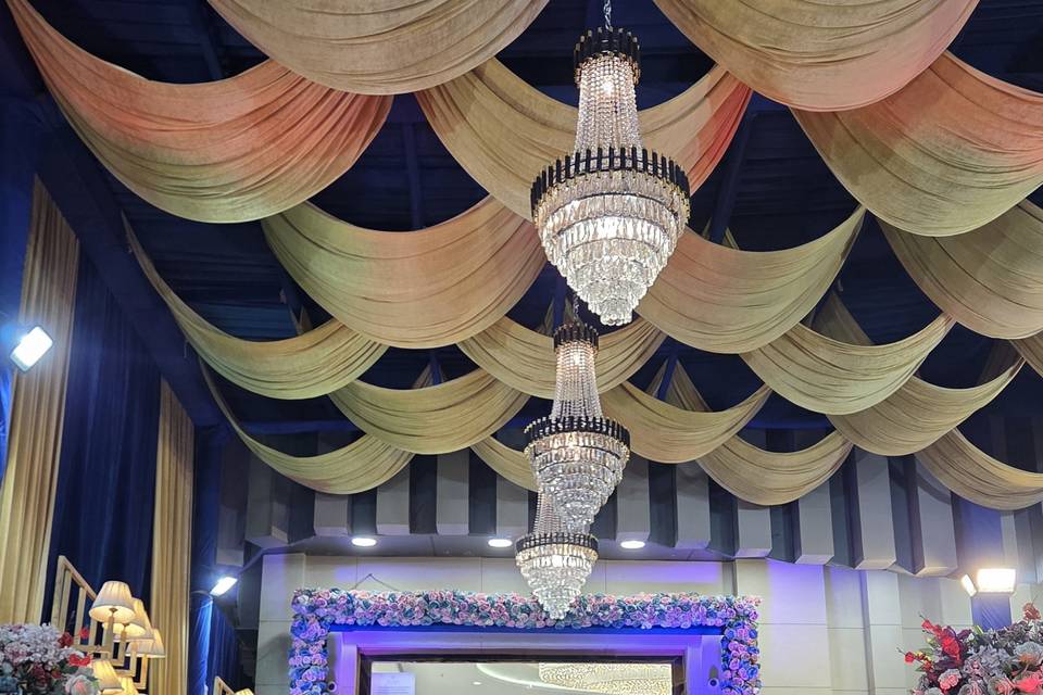 Oval Banquet Entry Decor