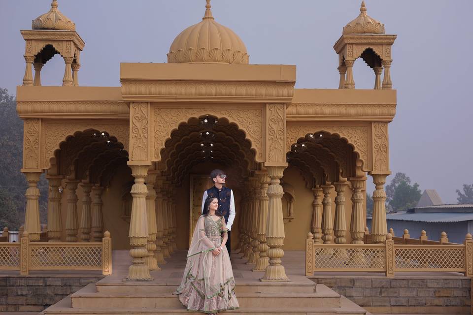 Historic place Couple Photosho