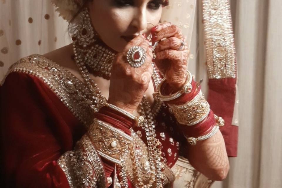 Saket bride