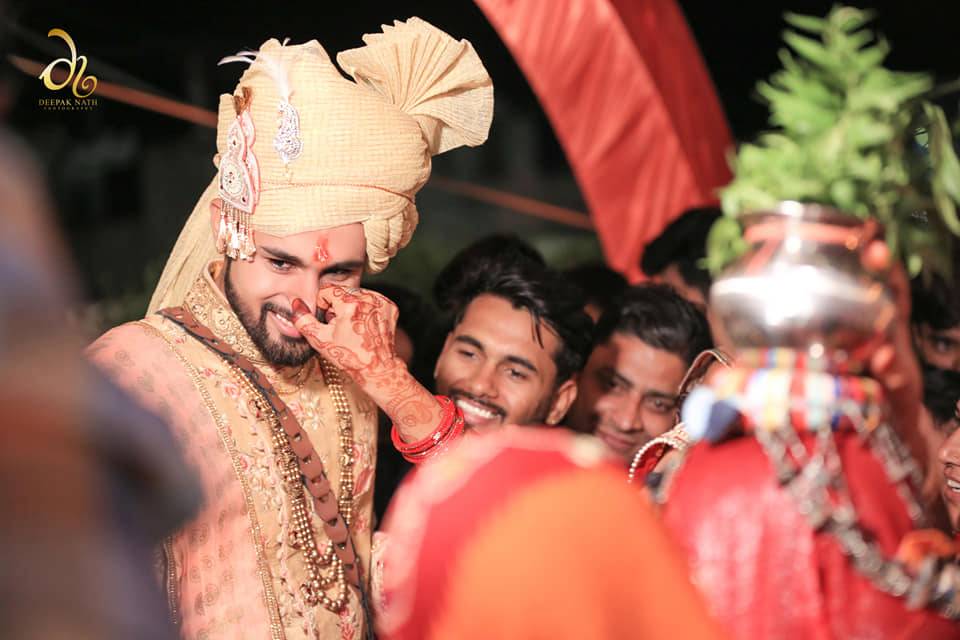 Groom entry