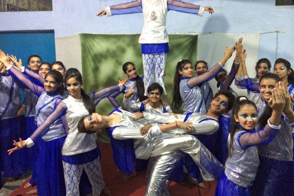 Dancing Crew (School of Dance) by Jasbeer & Lakshmii