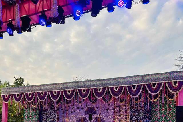Entertainment stage