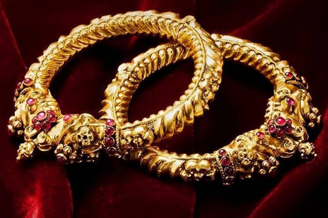 Khanna jewellers deals gold bangles