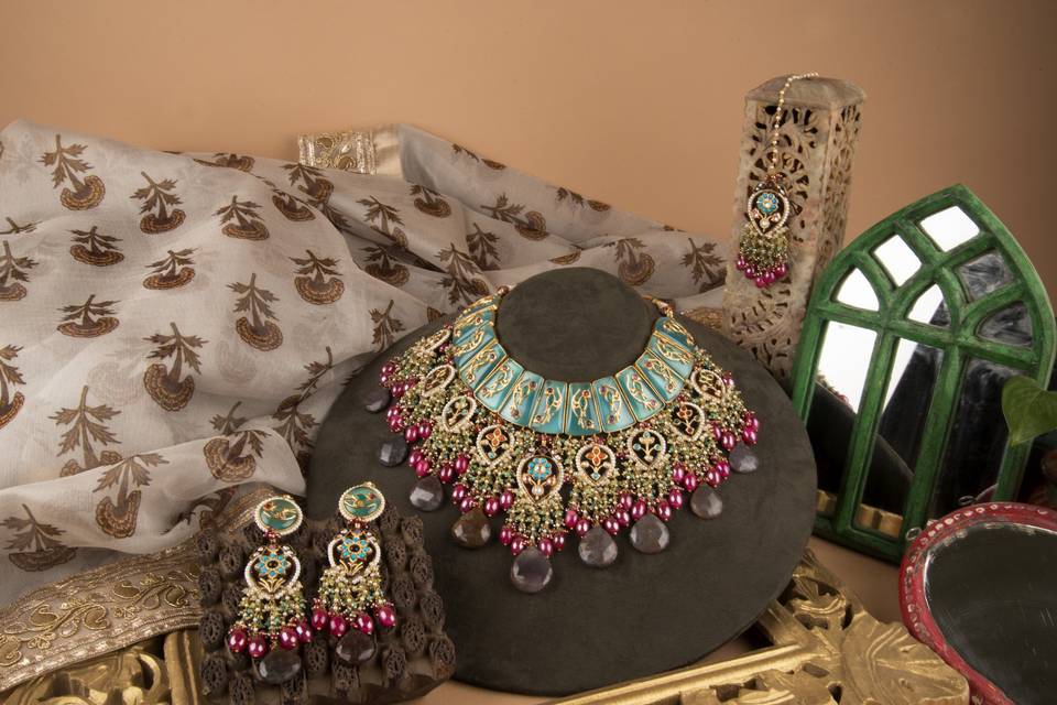 Necklace & earrings