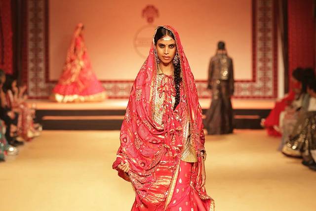 Red Net Designer Bridal Lehenga at Rs 50000 in New Delhi | ID: 20719195173