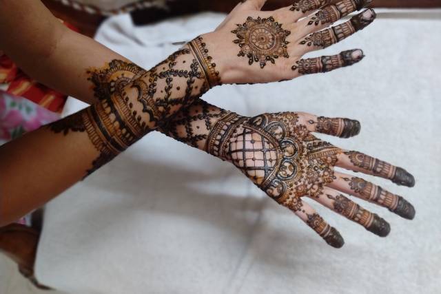 Rengu Mehandi & Nail Studio