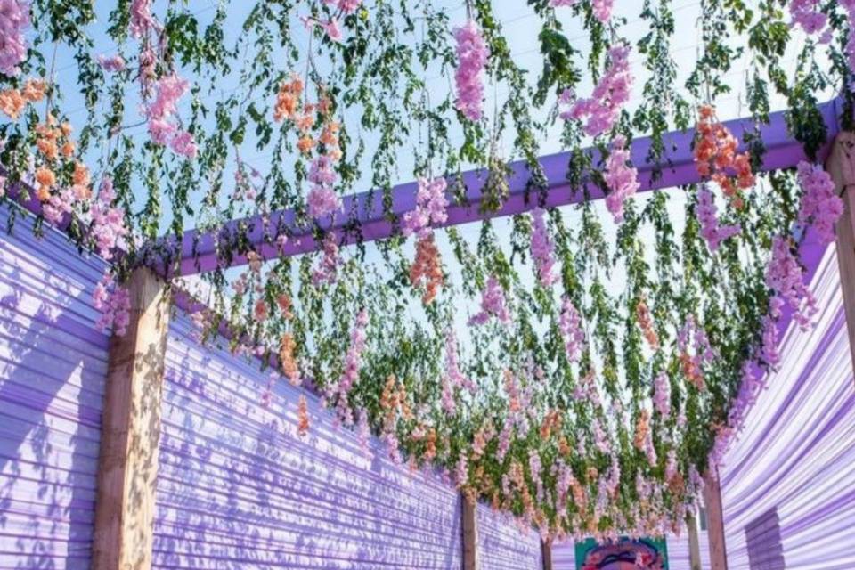 Passage Decor