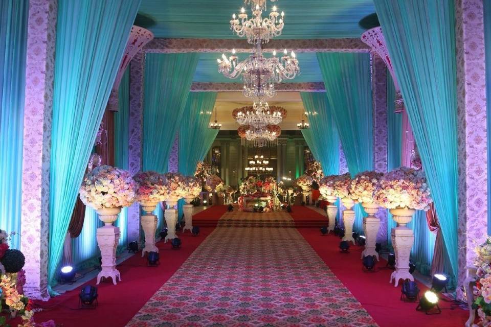 Passage Decor