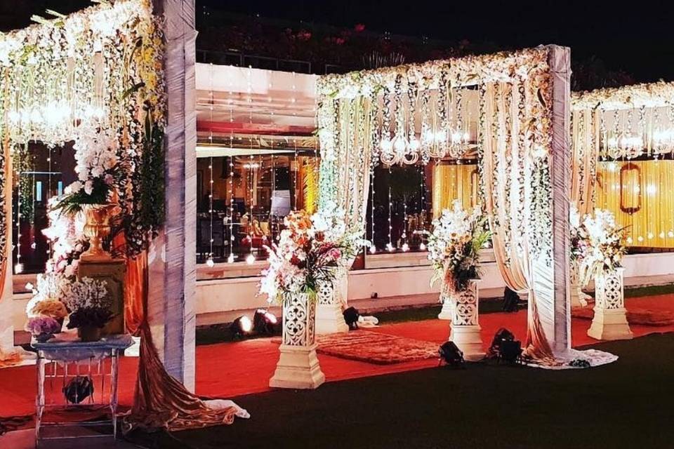 Passage Decor