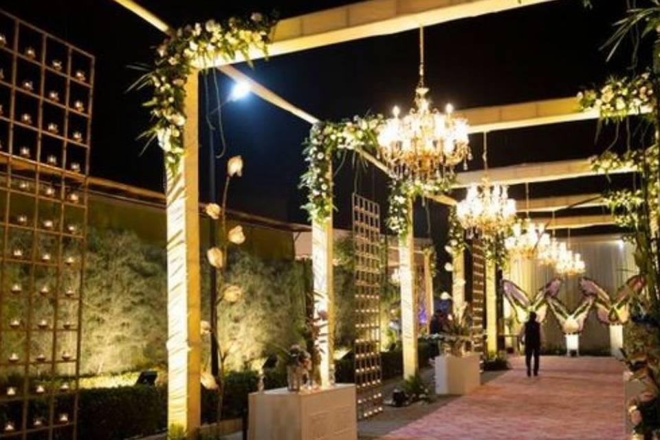 Passage Decor