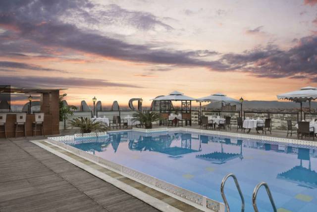 Swimming pool
