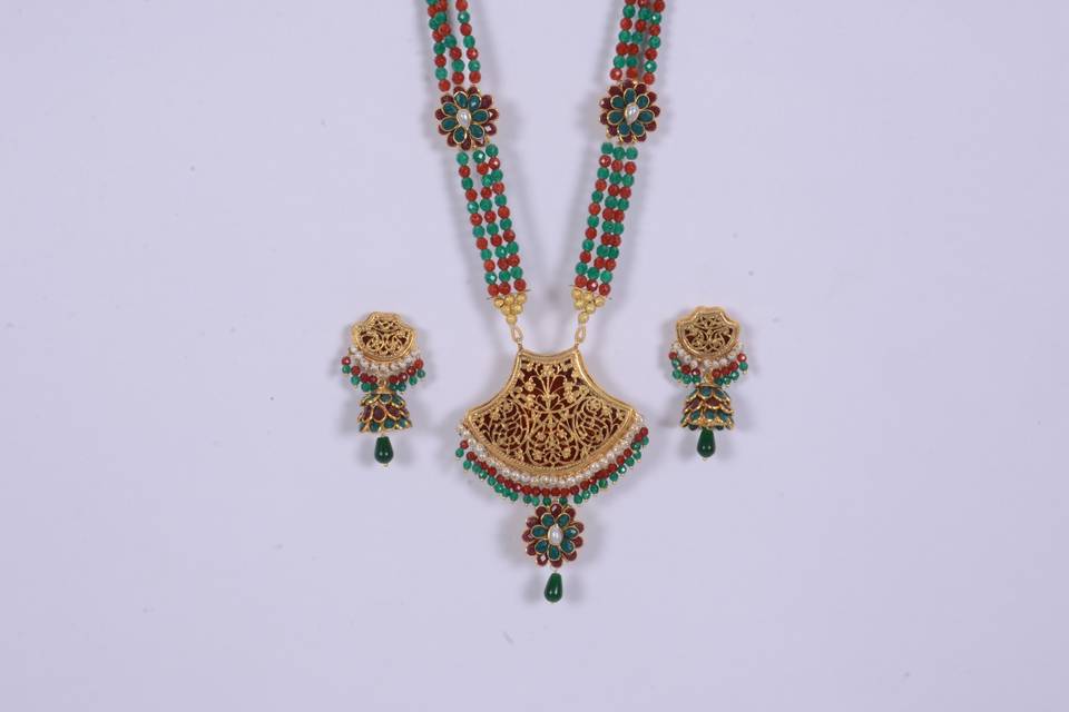 Necklace & earrings