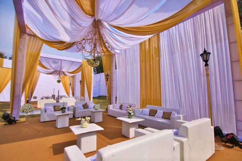 Day wedding decor