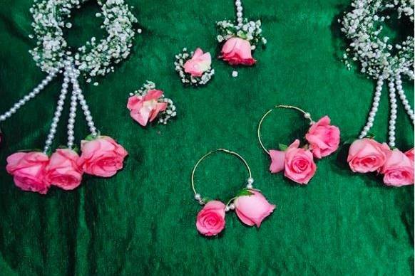 Floral jewellery