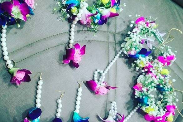 Floral jewellery