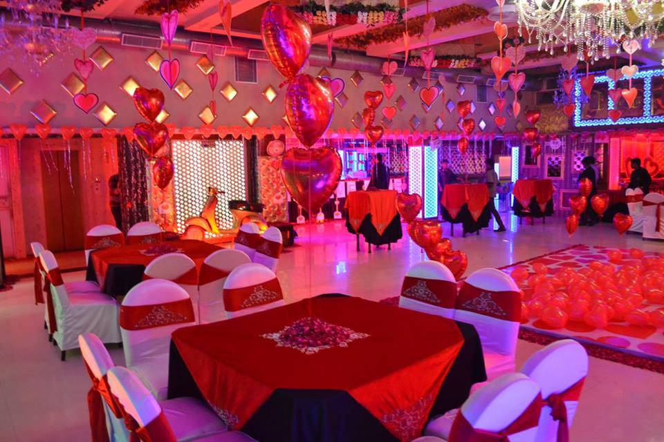 Wedding decor and lighting