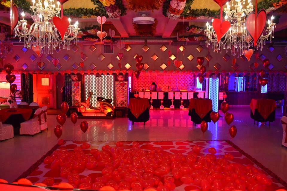 Wedding decor and lighting