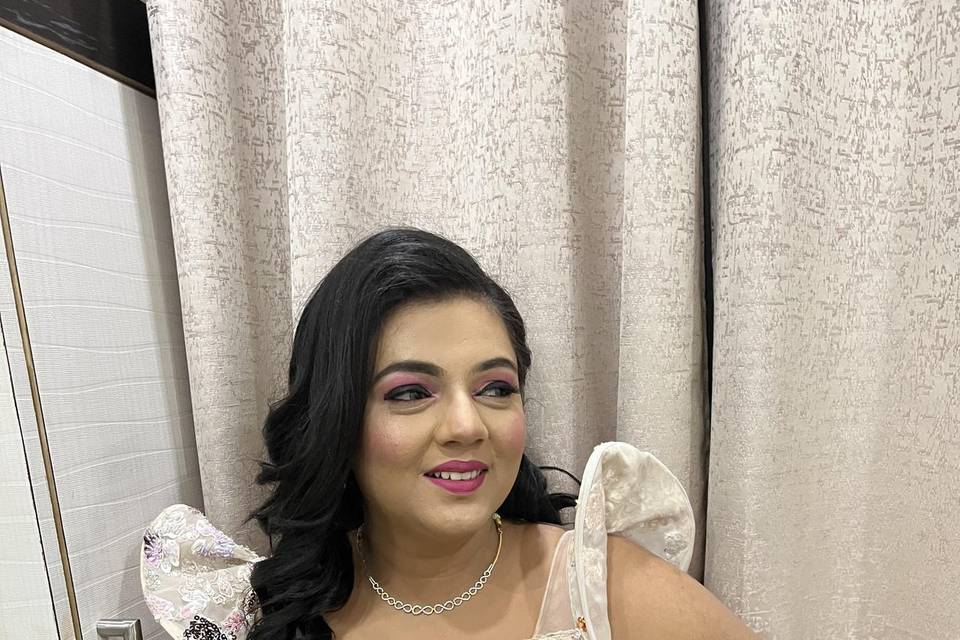 Himani Bhandula Makeup Artist