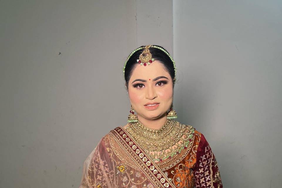 Himani Bhandula Makeup Artist