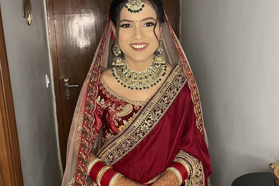 Himani Bhandula Makeup Artist