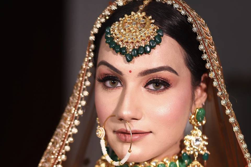 Himani Bhandula Makeup Artist