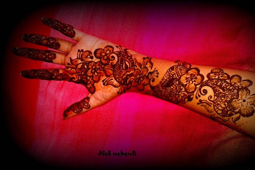 Alek Mehendi And Beauty Tips