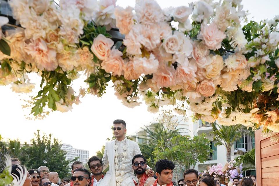 Groom entry