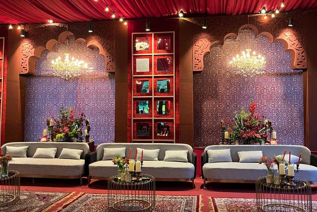 Side lounge